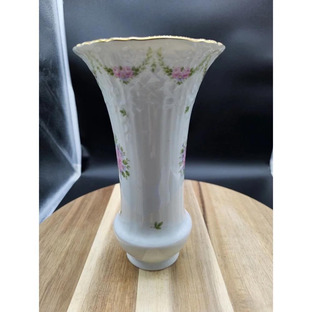 Kaiser W Germany Signed Vase White Porcelain‎ w/ Pink Roses & Gold Trim...Rare